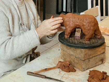 Stage de modelage-les mains dans la terre - app.name