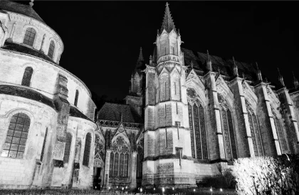 Visite à la lampe torche de l'abbatiale de Saint-Germer-de-Fly - app.name