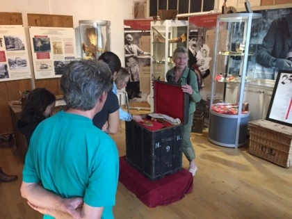 Visite d’une ancienne fabrique de brosses de luxe - app.name